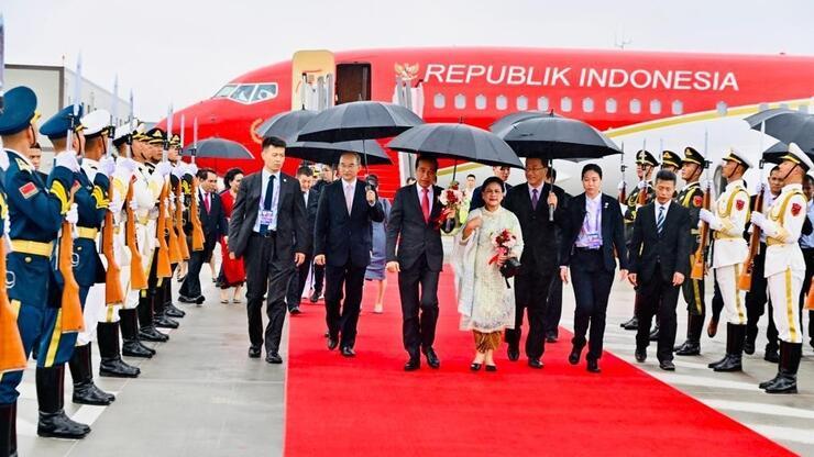 Çin Devlet Başkanı, Endonezyalı mevkidaşı Widodo ile görüştü